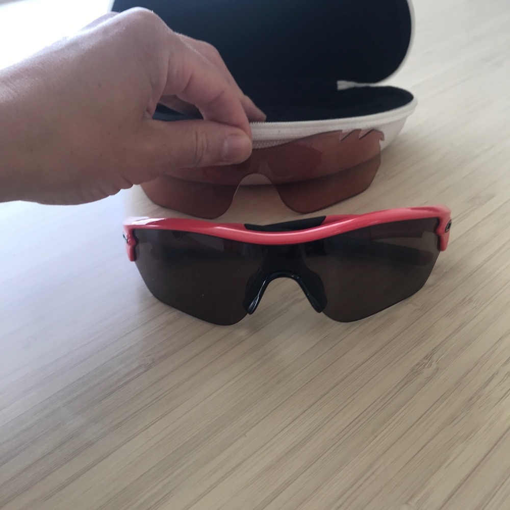 Polarized Oakley radars